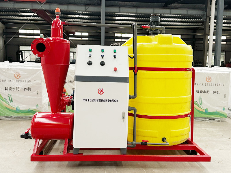 
                      移动式水肥一体机